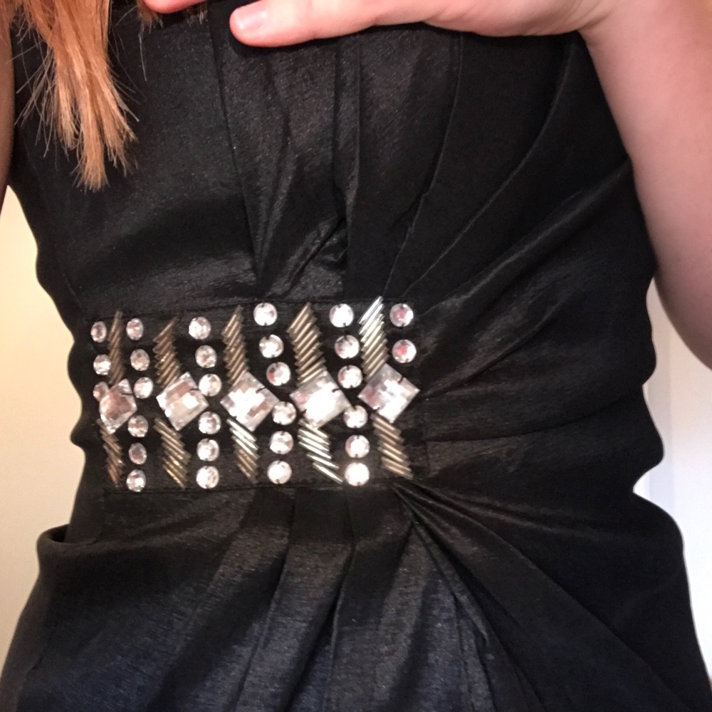Dress - Picture 2 of 4